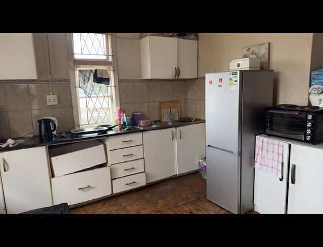 4 BEDROOM FREESTANDING FOR SALE IN WINDERMERE